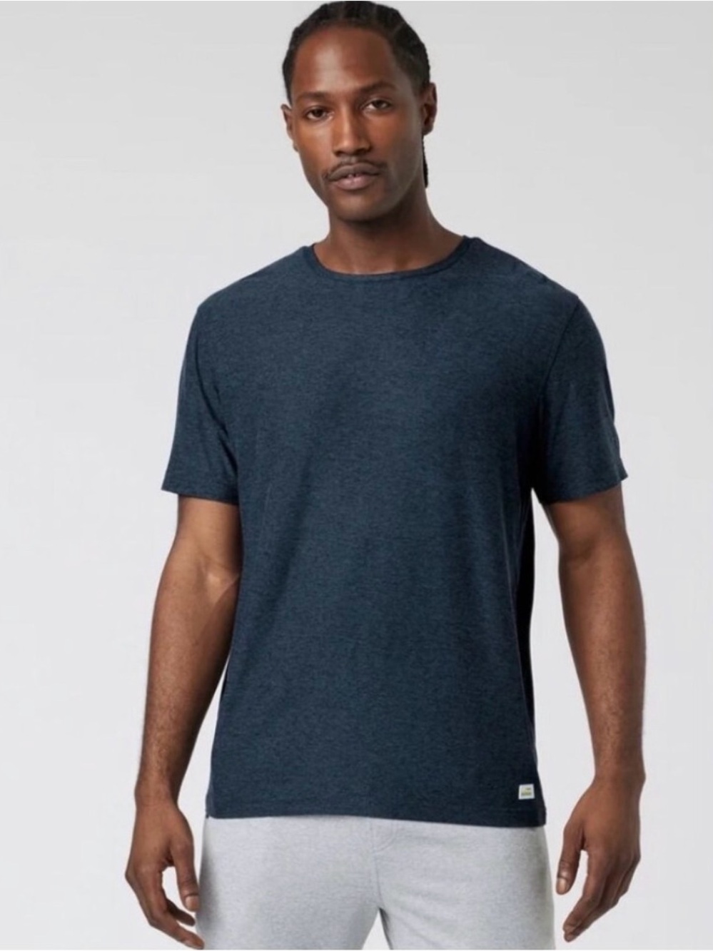 Vuori Strato Tech Tee Mens Medium Indigo Heather Blue Short Sleeve Shirt